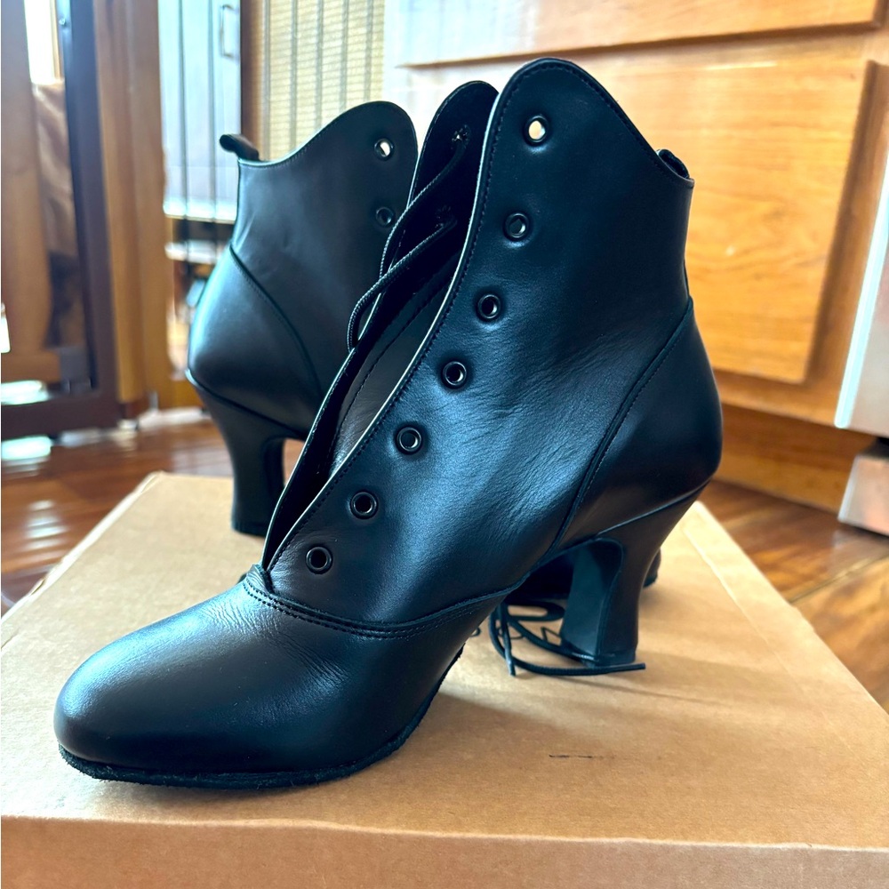 Freed of London Black Low Rise Lace Up Show Boot Broadway Jazz Dance 4.5UK 7 US